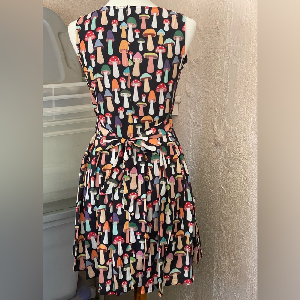 Women’s Black Mushroom Print Sleeveless Dress - Picture 11 of 12